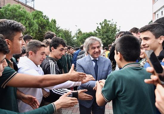 Beyoğlu Belediye Başkanı Ahmet Misbah Demircan: “Gelecekte Hangi İşi Yaparsanız Yapın, Bilişimle İlgili Olmak Zorundasınız”
