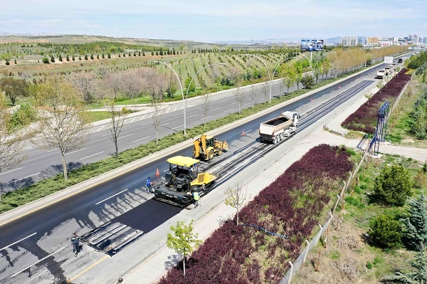 Ankara Büyükşehir Belediyesi’nden 4 Günde 22 Bin Ton Asfalt Rekoru